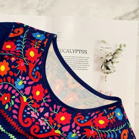 NWT!! Boho Beautiful Blue Multi-color Floral Casual Fashion Trendy Top!!💖😍💖 - Picture 7 of 12